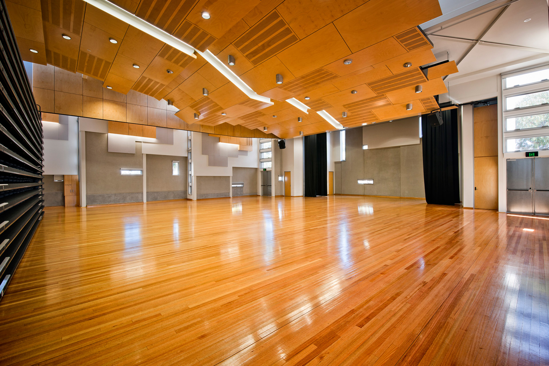 Woodcroft College Junior School Multipurpose Hall Phillips/Pilkington